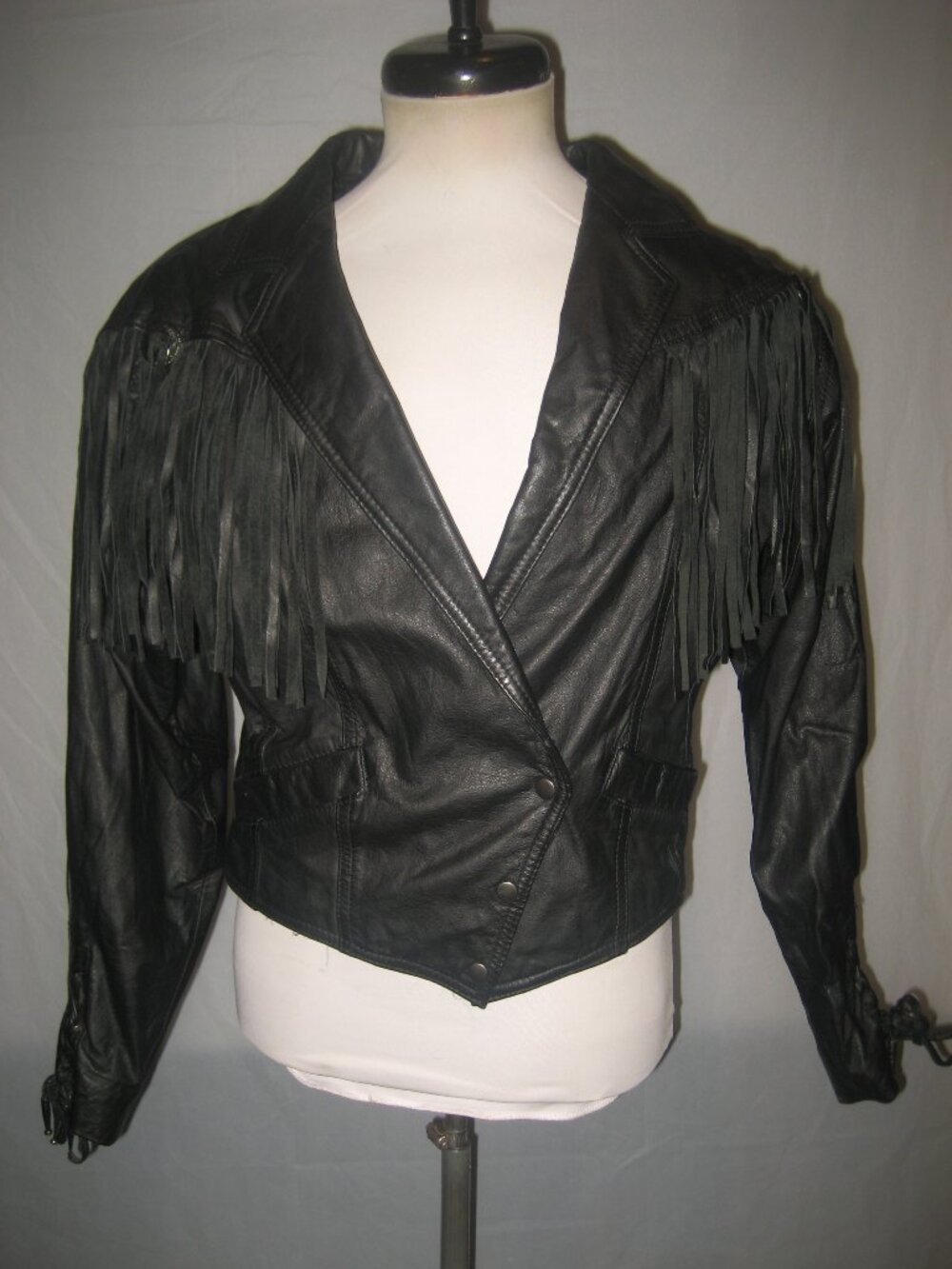 WOMEN'S G-III LEATHER WESTERN BLACK FRINGE CROP COWGIRL JACKET MEDIUM